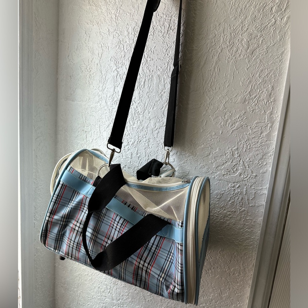 Stylish Plaid Pet Carrier with Breathable Mesh - Blue - Mint Condition”